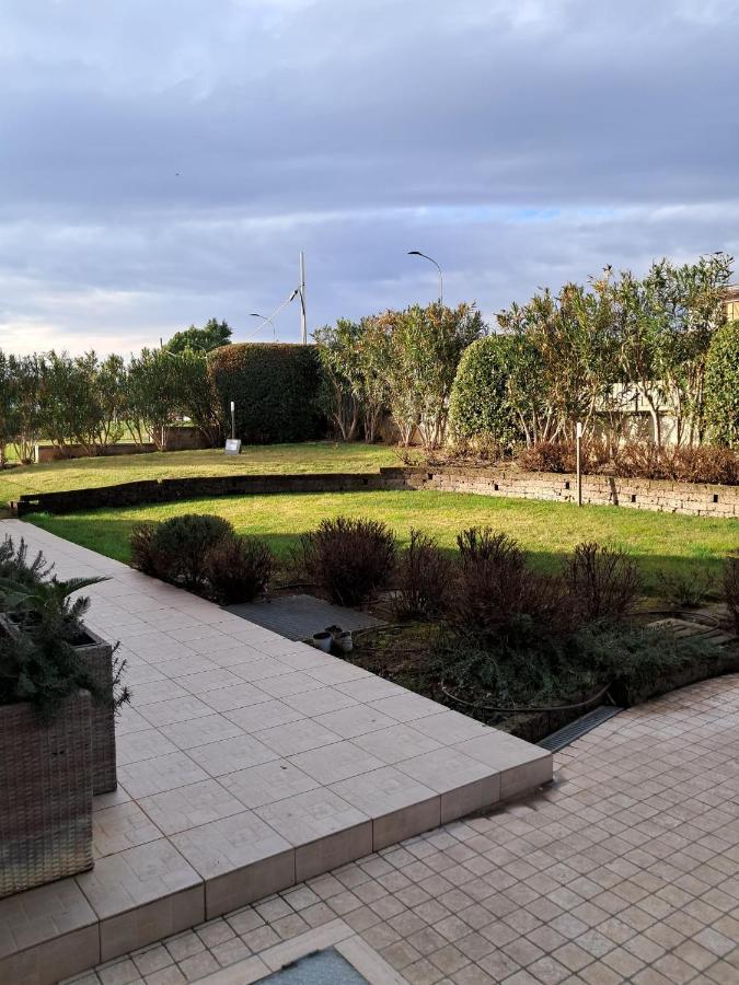La Casa Di Mery เดเซนซาโนเดลการ์ดา ภายนอก รูปภาพ
